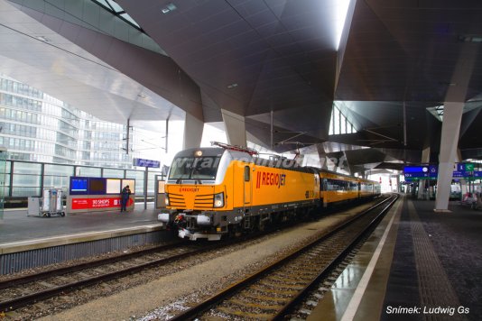 Vlak RegioJetu poprvé ve Vídni
