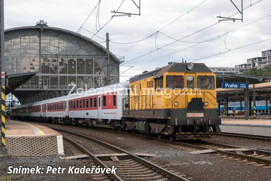 Kombinované cyklo-lehátkové vozy u RJ